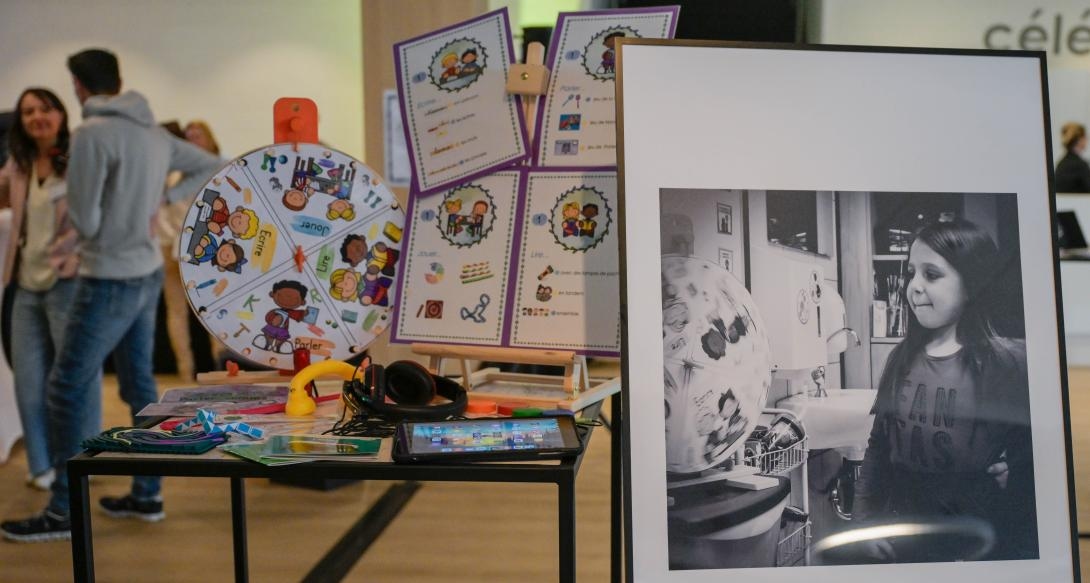 News Image - Iwwerreechung vun den Attester